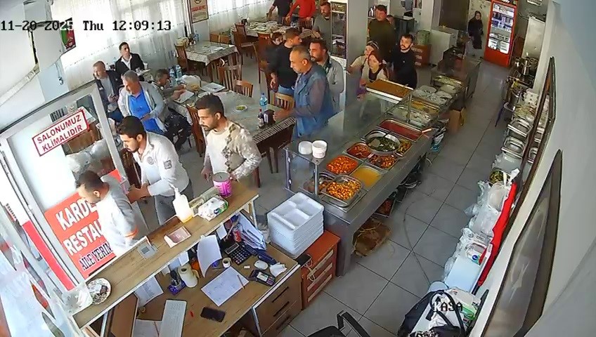 depreme lokantada yakalanan vatandaslari panikle kacislari kamerada 1 aVfec5yw