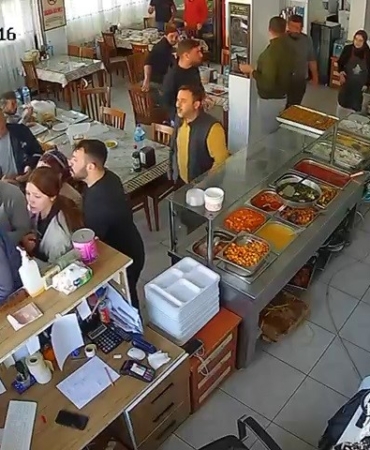 depreme-lokantada-yakalanan-vatandaslari-panikle-kacislari-kamerada-LDGNMO4H.jpg