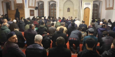 depremin-ardindan-habibi-necar-camiinde-ilk-teravihi-kilindi-qCDnnZum.jpg
