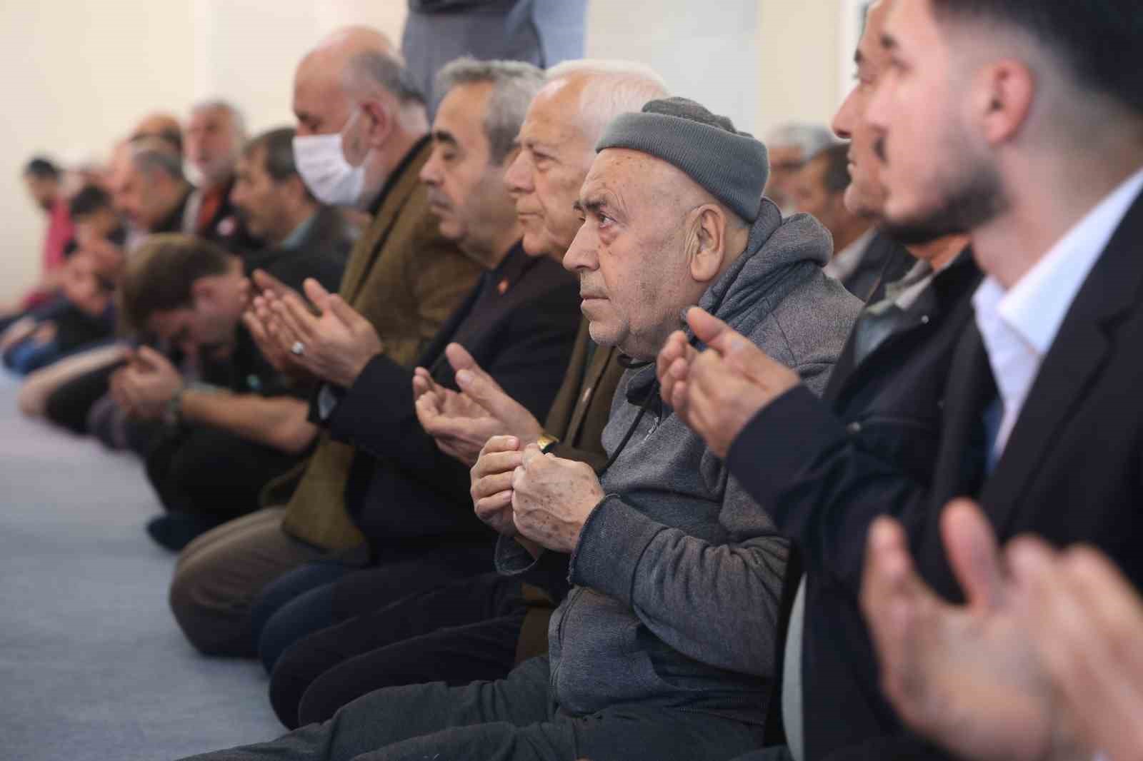 depremin ardindan insa edilen 120 cami ibadete acildi 4 UyS1cLYs
