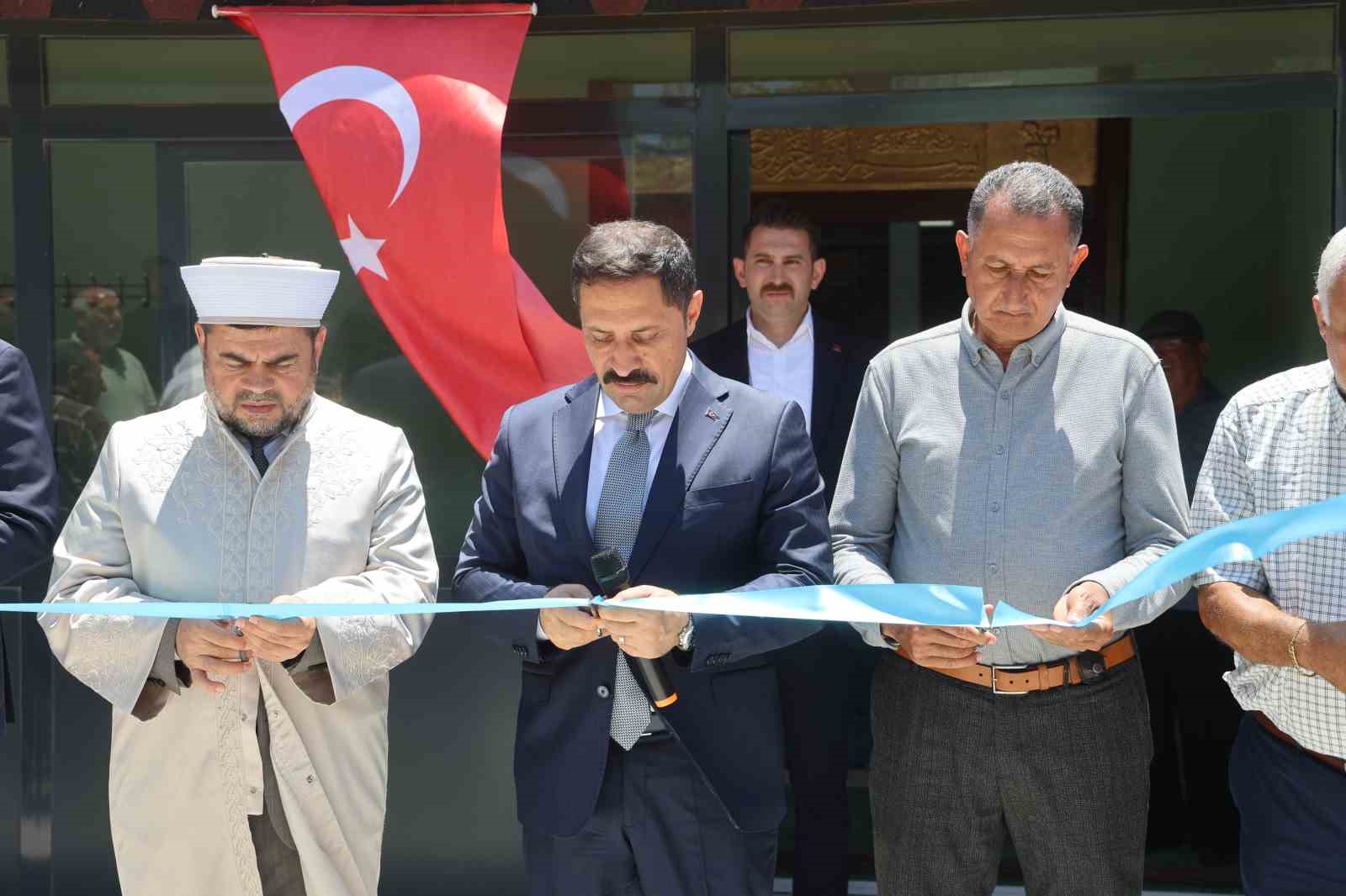 Depremin ardından inşa edilen 130’uncu cami dualarla ibadete açıldı 4 depremin ardindan insa edilen 130uncu cami dualarla ibadete acildi 0 AZutqasX