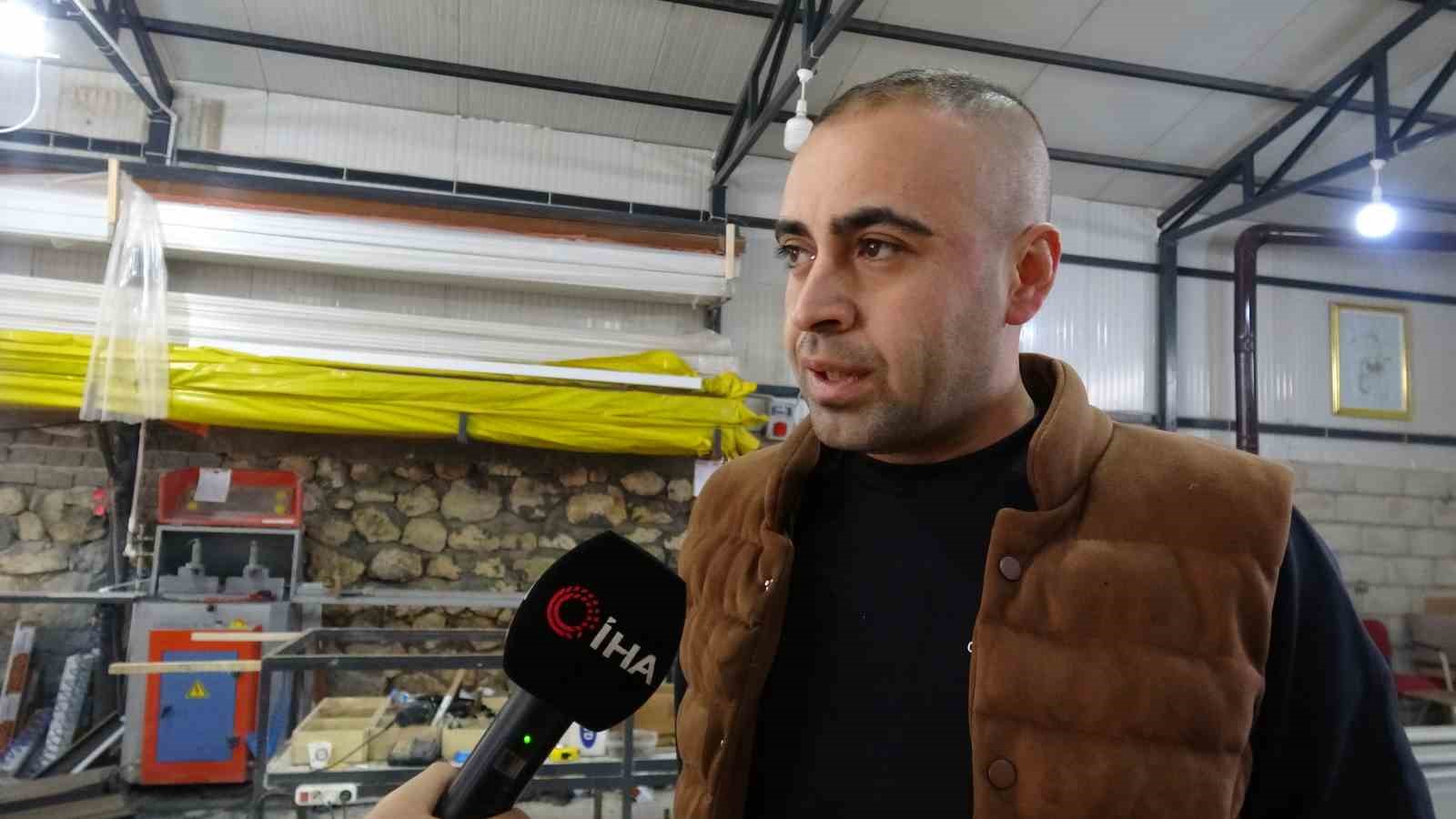 depremin ayirdigi comert ailesi hayata tutunmaya calisiyor 2 GbMWbGKW