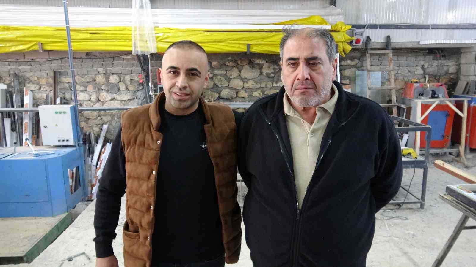 depremin ayirdigi comert ailesi hayata tutunmaya calisiyor 3 GiX4MzLS