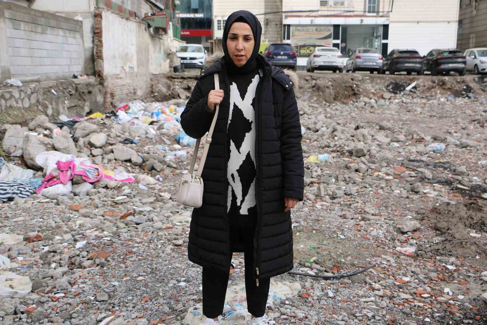 Depremin ilk yarım saatinde annesini kaybetti, 60 saat sonra kendisi kurtarıldı 5 depremin ilk yarim saatinde annesini kaybetti 60 saat sonra kendisi kurtarildi 1 D5cCRX4g