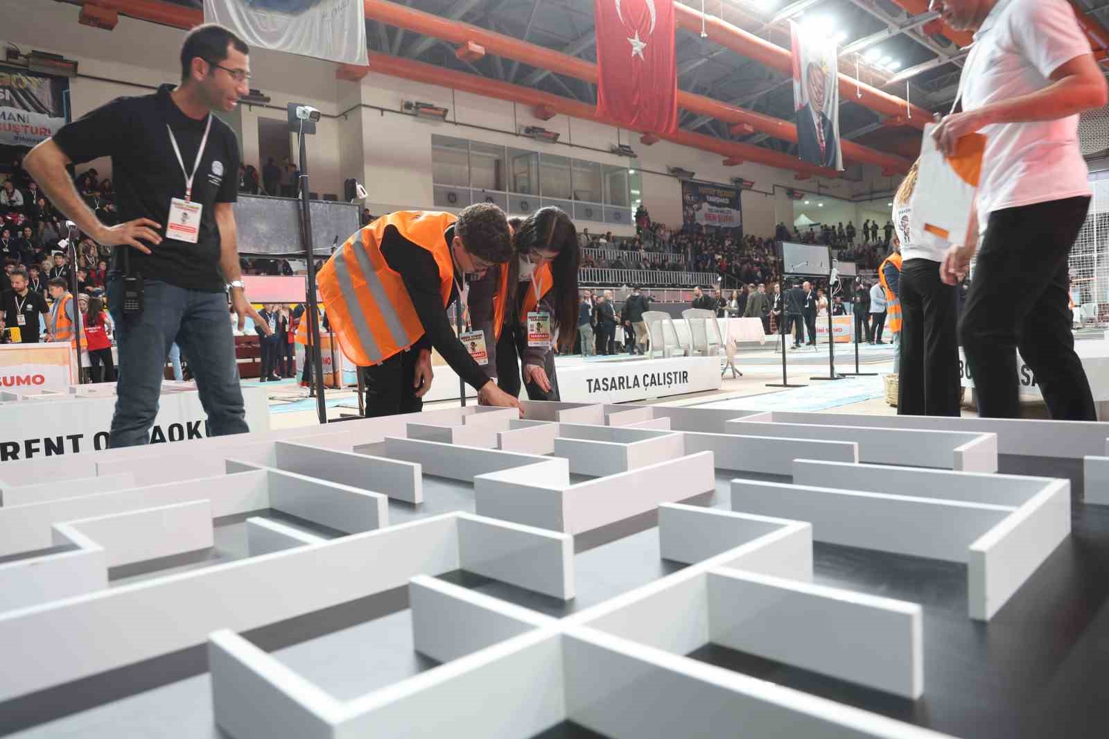 depremin izlerinin silindigi hatayda 4 bin 67 ogretmen ve ogrenci robot yarismasinda yarisacak 11 vjaSrT7H