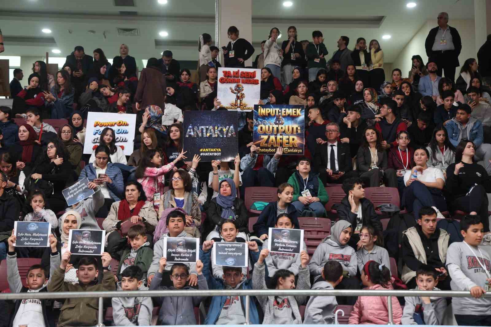 depremin izlerinin silindigi hatayda 4 bin 67 ogretmen ve ogrenci robot yarismasinda yarisacak 7 aBOwLqUY