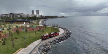 depremin-izlerinin-silindigi-iskenderun-sahili-ucretsiz-nostaljik-trenle-senlendi-O3SIg6Wb.jpg