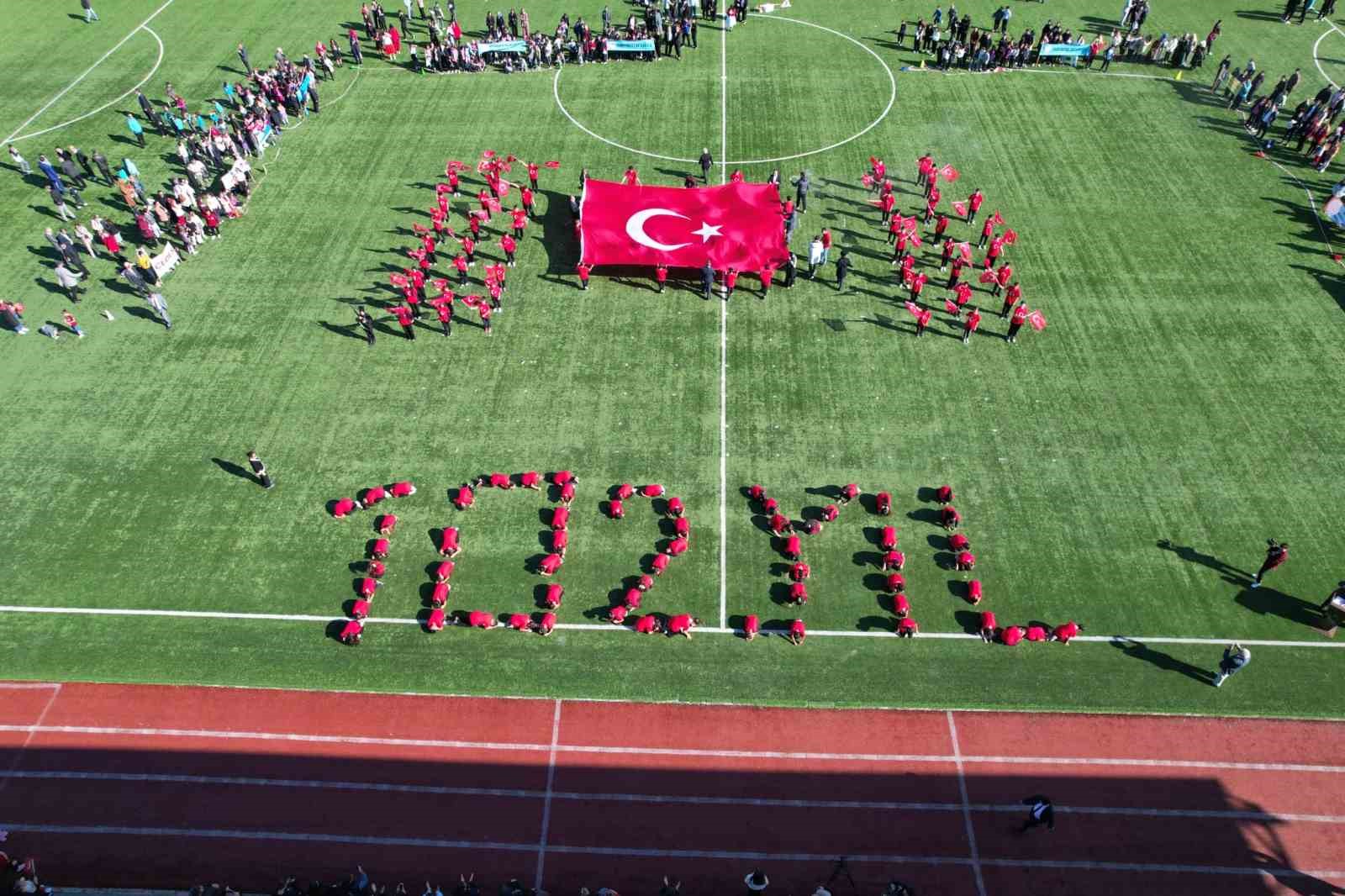 depremin vurdugu sindirgida cumhuriyet coskusu yasaniyor 0 sR8d4Ij8