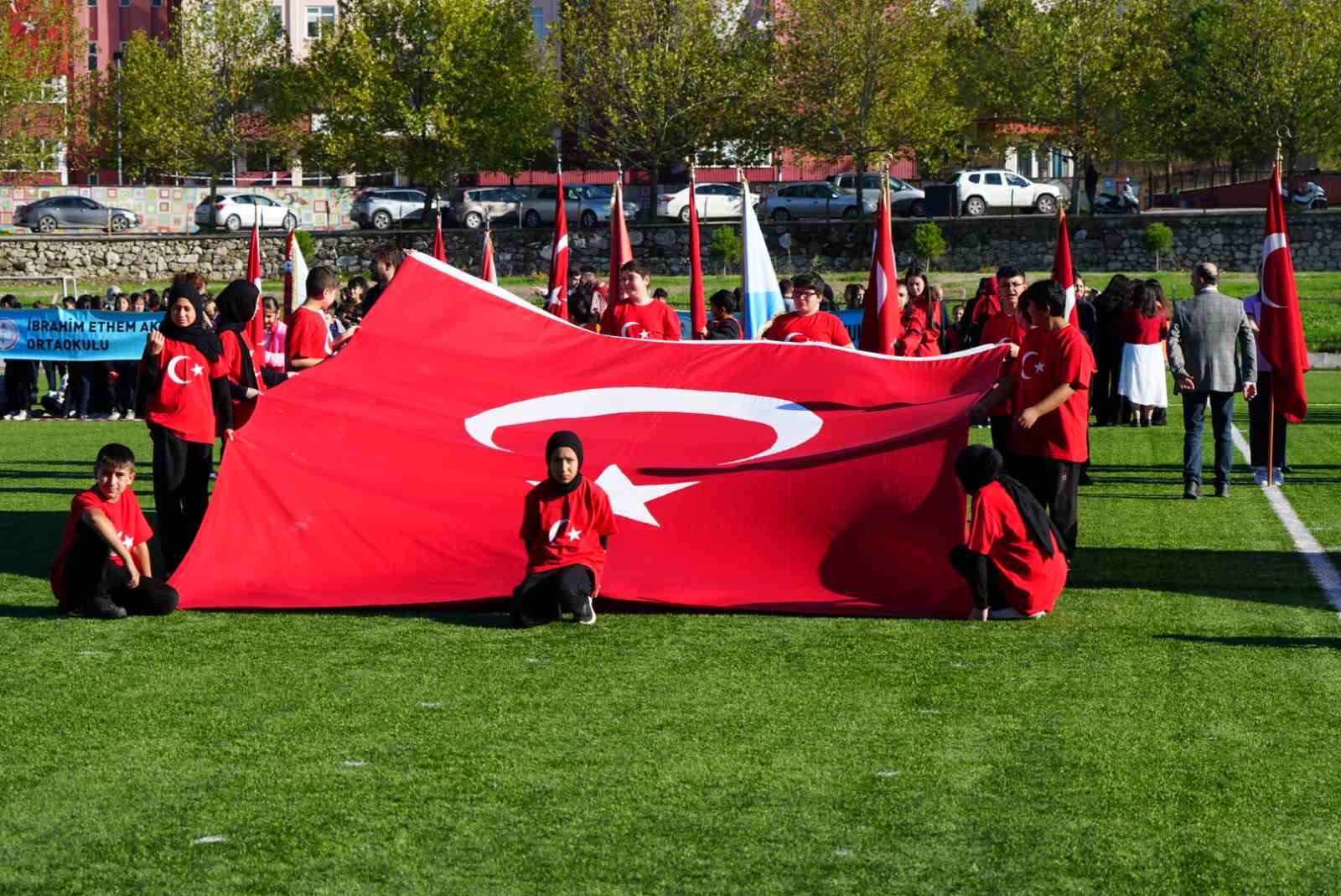 depremin vurdugu sindirgida cumhuriyet coskusu yasaniyor 5 Zzw4VYUy