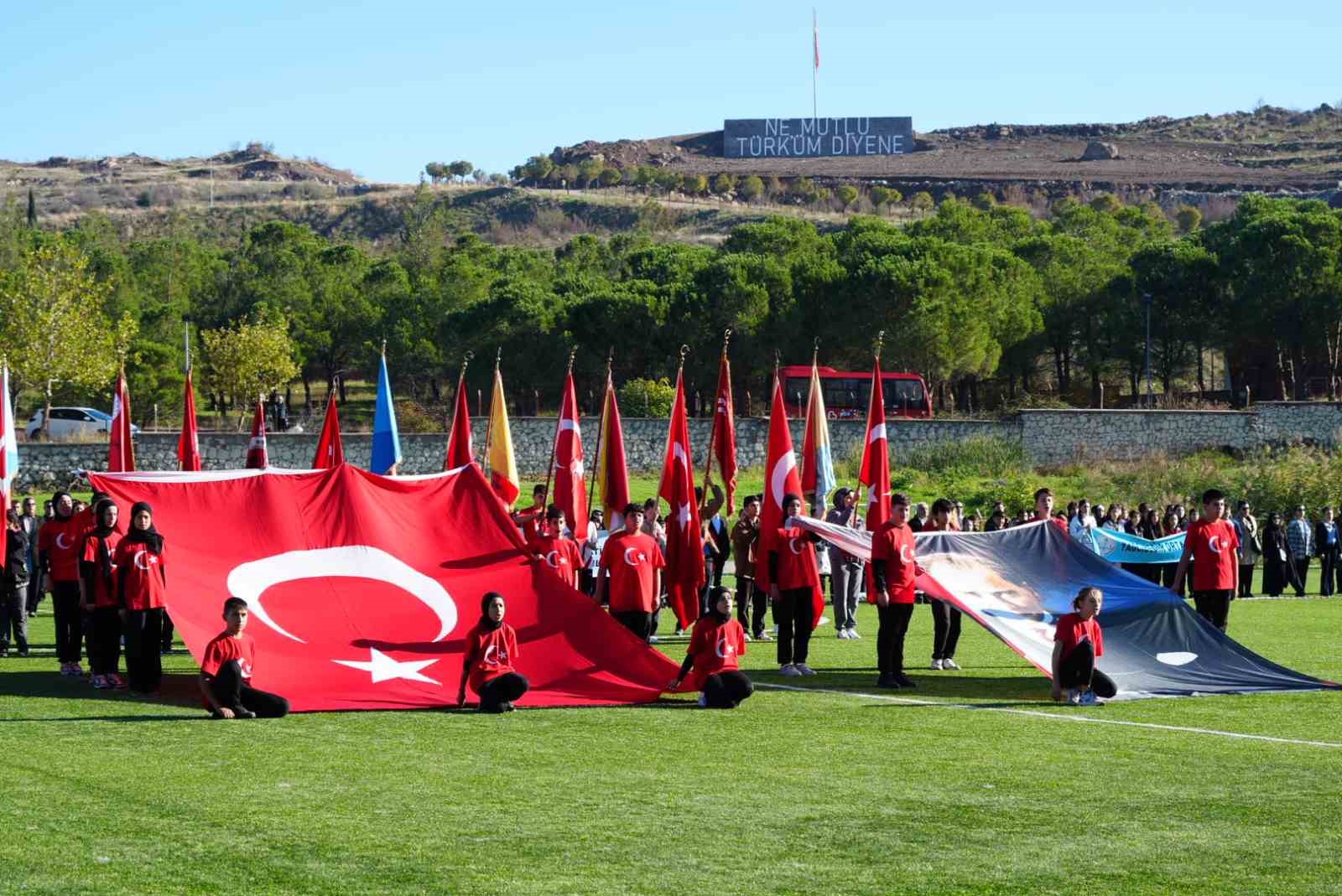 depremin vurdugu sindirgida cumhuriyet coskusu yasaniyor 7 IwliI967