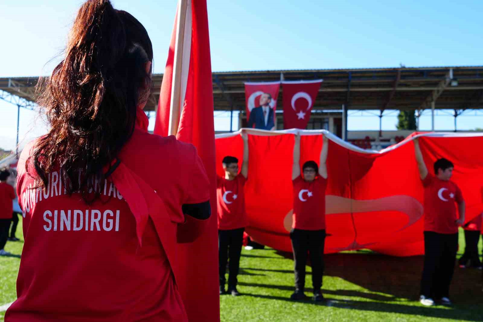 depremin vurdugu sindirgida cumhuriyet coskusu yasaniyor 9 Gi3rcsTX