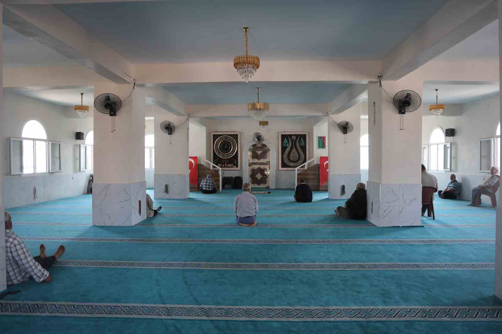 Depremin yıktığı kentte inşası tamamlanan 107’nci cami ibadete açıldı 5 depremin yiktigi kentte insasi tamamlanan 107nci cami ibadete acildi 1 4bD3wHld