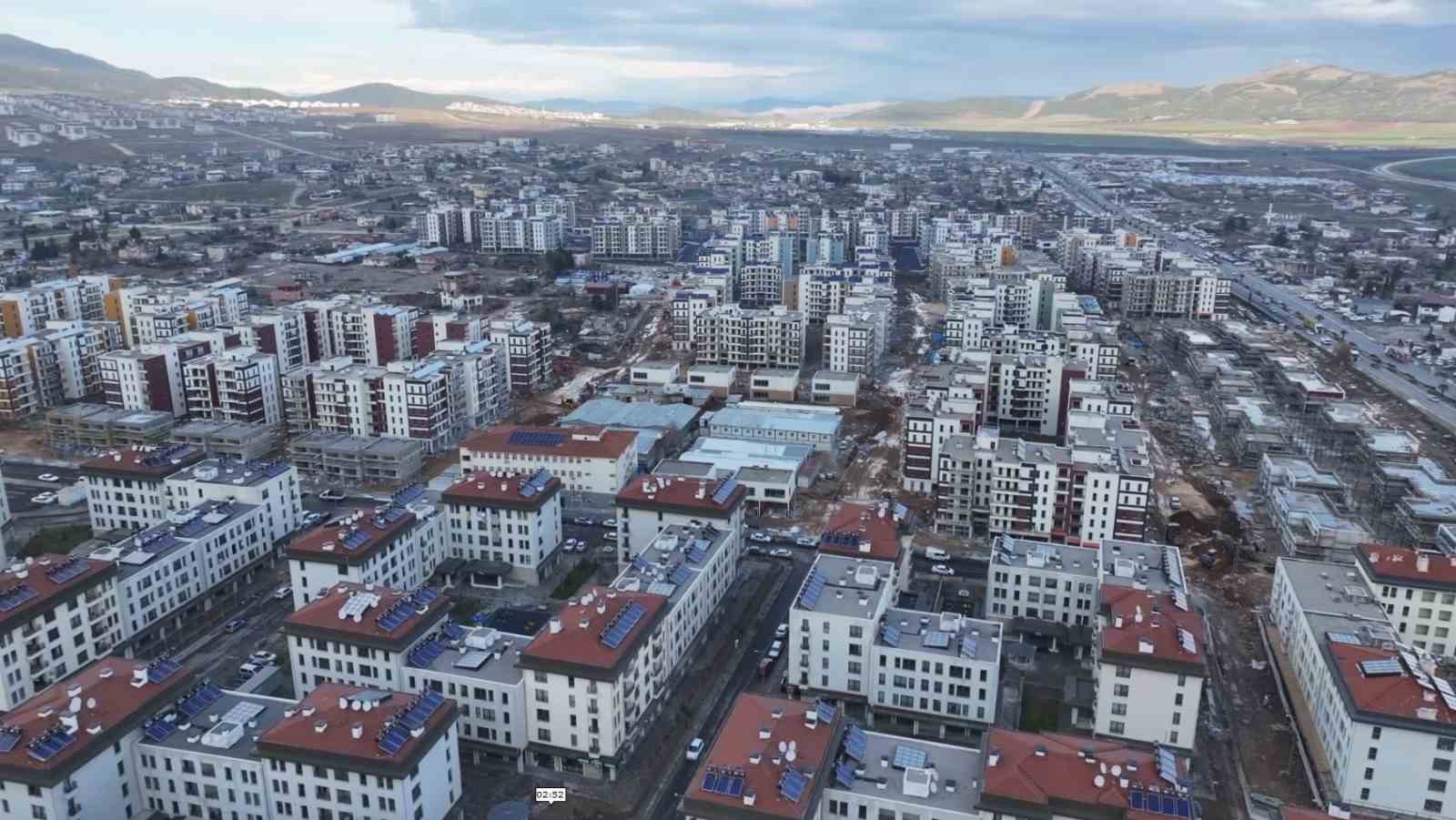 depremin yiktigi nurdagi kullerinden dogdu 2 UeeuHQtX