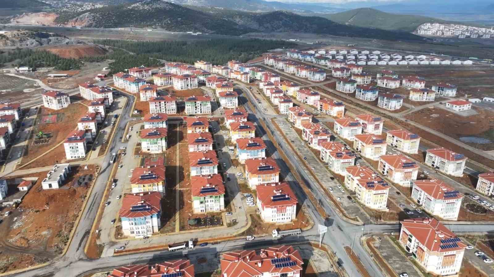 depremin yiktigi nurdagi kullerinden dogdu 4 RW1zz8Zk