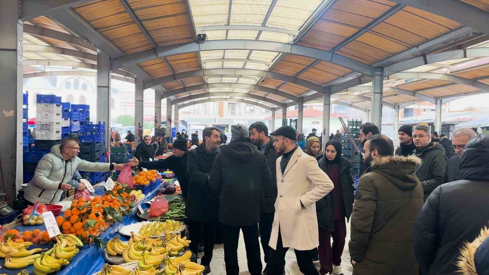 depremlerin ardindan sindirgida komsuluk seferberligi 1
