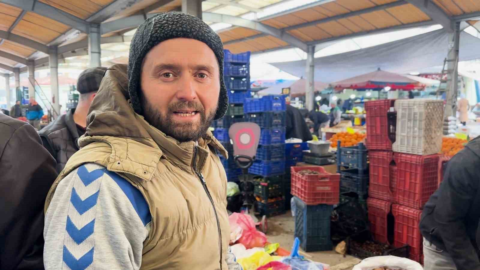 depremlerin ardindan sindirgida komsuluk seferberligi 6 Vhw2ndic