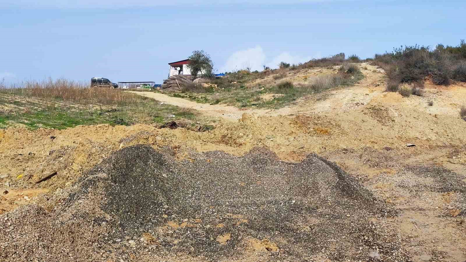 depremzede aile evine giden tek yol kazilinca magdur oldu 1 dd5UDmBb