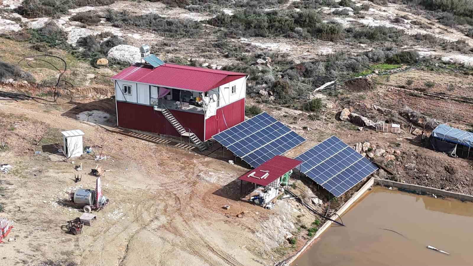 depremzede aile evine giden tek yol kazilinca magdur oldu 4 MRzauELP