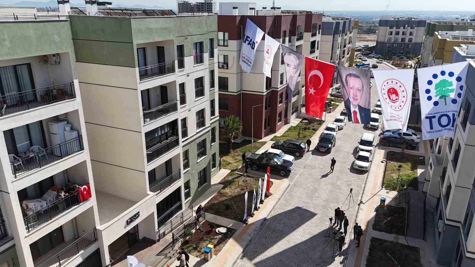 depremzede aile insanlar arkamizdaki guclu iradeye guvensin 0