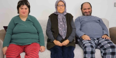 depremzede-anne-iki-down-sendromlu-cocuguyla-yeni-evine-kavustu-12UlCNxe.jpg