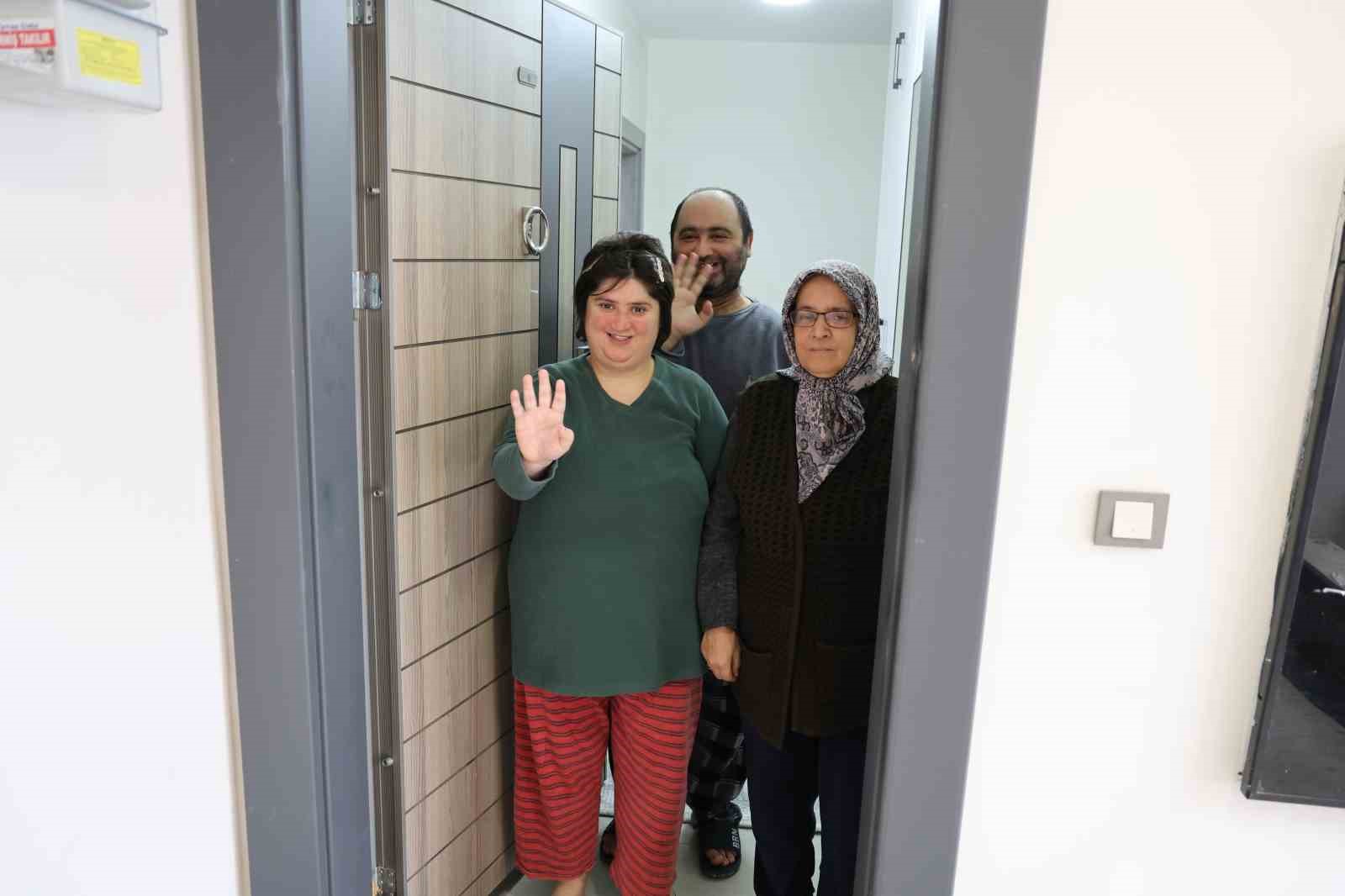 depremzede anne iki down sendromlu cocuguyla yeni evine kavustu 3 Pqtveebq