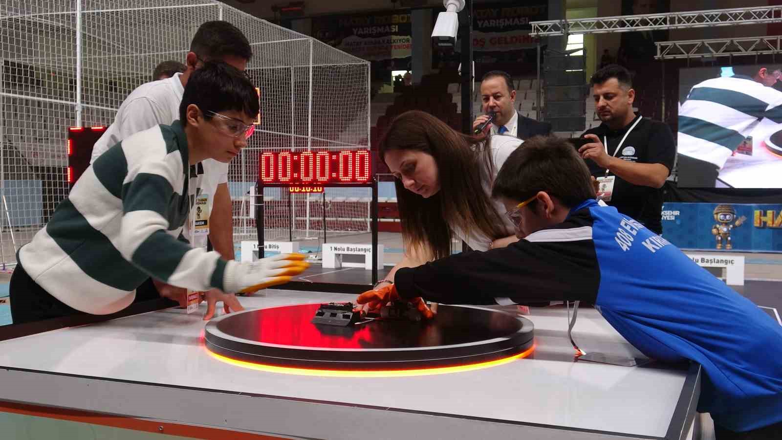 depremzede ogrencilerin hayallerini gercege donusturdukleri hatay bot robot yarismasi sona erdi 1