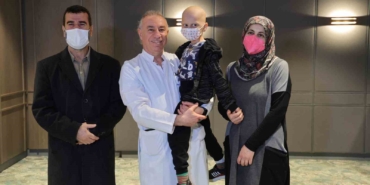 depremzede-taha-babasindan-aldigi-ilikle-hayata-tutundu-RJWIYYS6.jpg