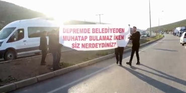 depremzede-vatandaslar-ozgur-ozeli-bugune-kadar-neredeydin-diyerek-yuhaladilar-4c5pxMw7.jpg