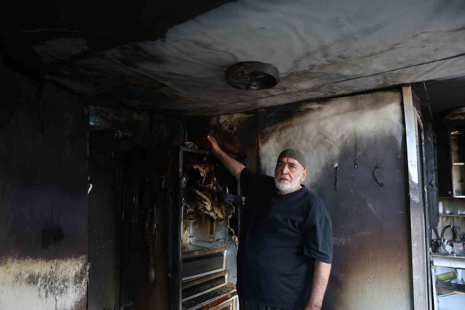 depremzede yasli ciftin yasadigi konteyner yanarak kule dondu 3 8FMdnpe8