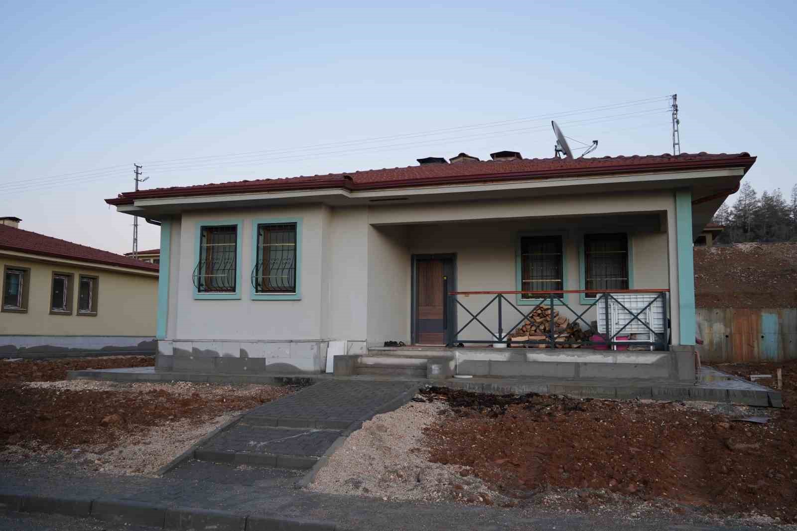Depremzedeler: "Devlet bize ev değil villa yaptı" 7 depremzedeler devlet bize ev degil villa yapti 3 pOIqQUwy