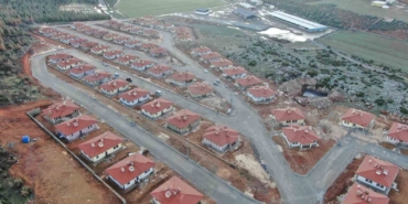 depremzedeler-devlet-bize-ev-degil-villa-yapti-stdH8aeG.jpg