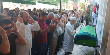derbent-barajinda-olu-bulunan-2-cocuk-annesi-kadin-son-yolculuguna-ugurlandi-JyAY34OF.jpg