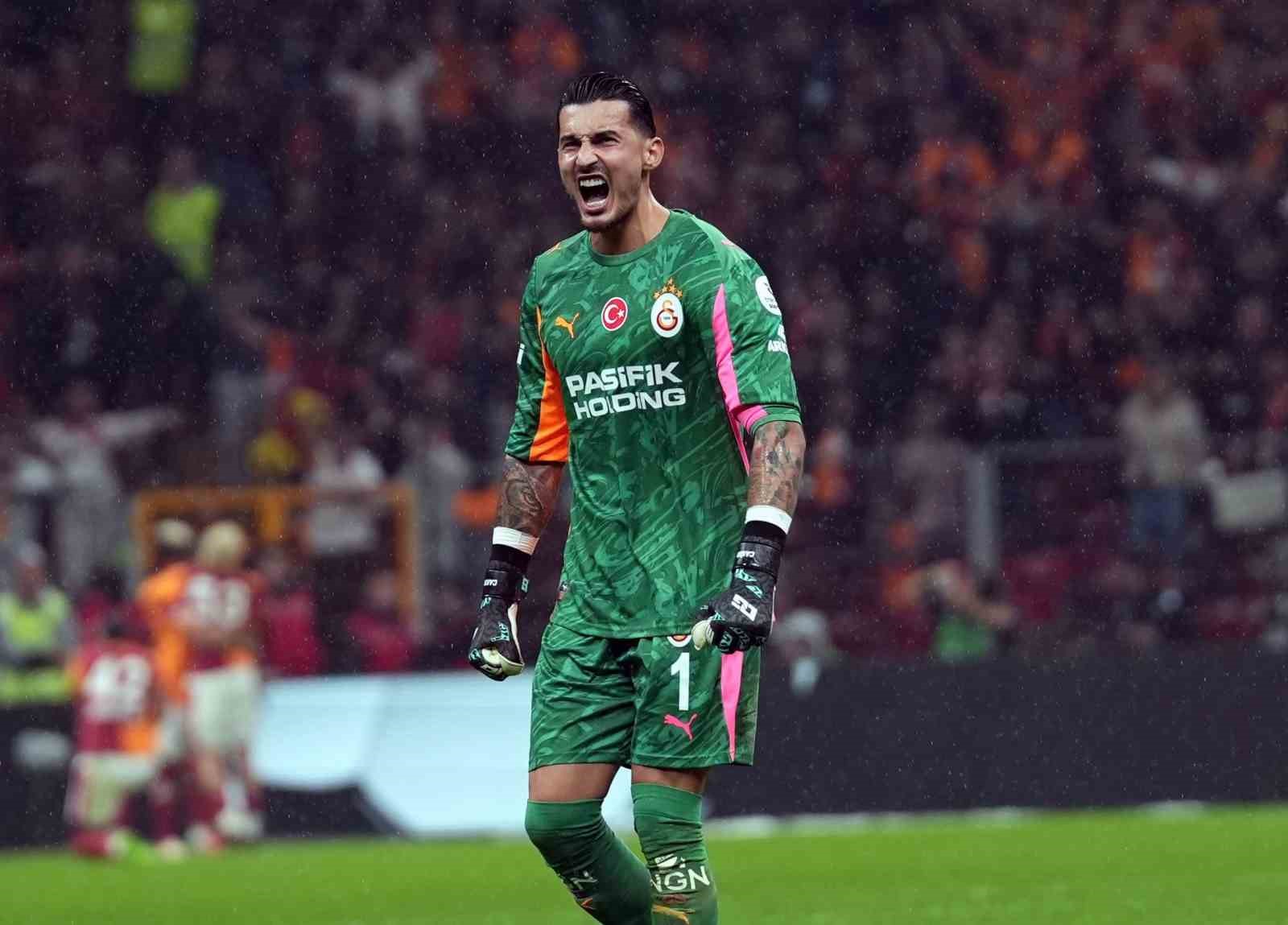 derbide gozler kalecilerde 0 XilRHhqK