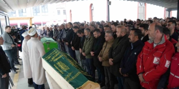 dere-yataginda-cenazelerine-ulasilan-anne-ve-oglu-gozyaslari-arasinda-topraga-verildi-g5GKANdO.jpg