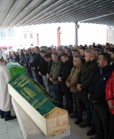 dere-yataginda-cenazelerine-ulasilan-anne-ve-oglu-gozyaslari-arasinda-topraga-verildi-g5GKANdO.jpg