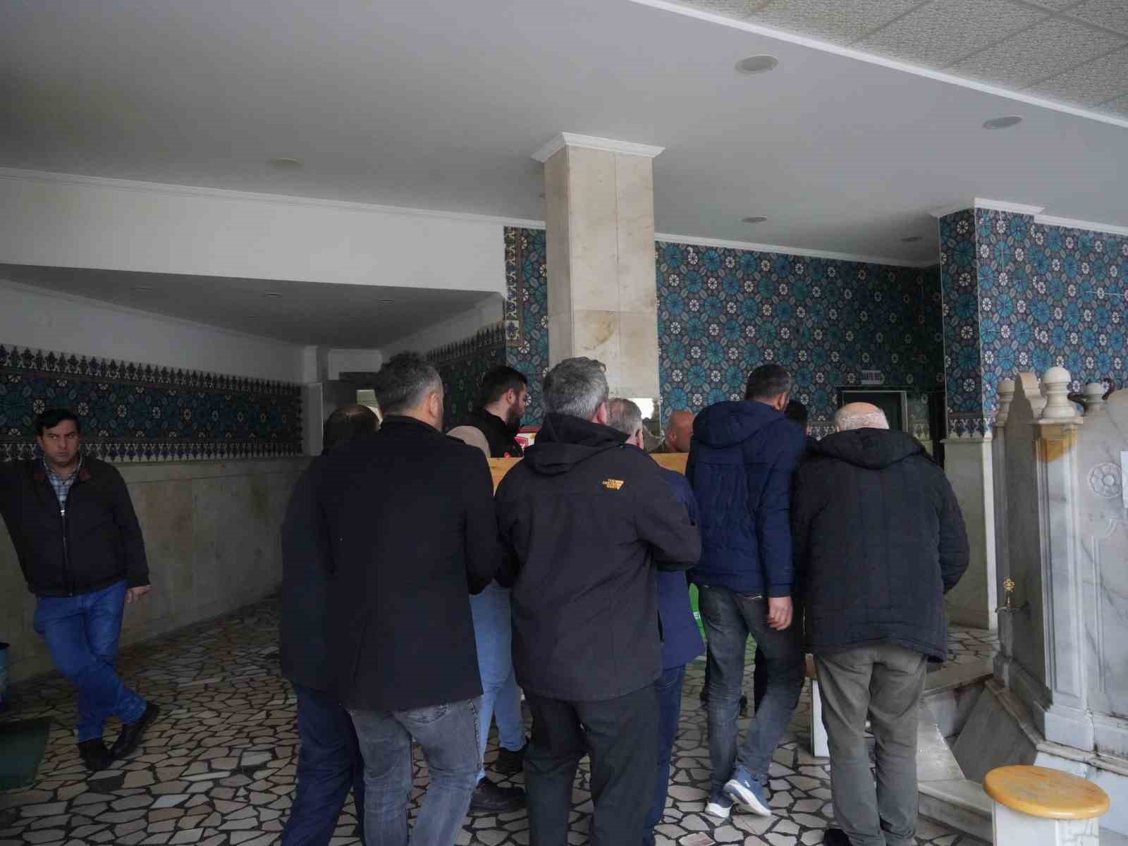 dere yataginda cenazelerine ulasilan anne ve oglunun cenazesi ilceye getirildi 1 9S3mgODd