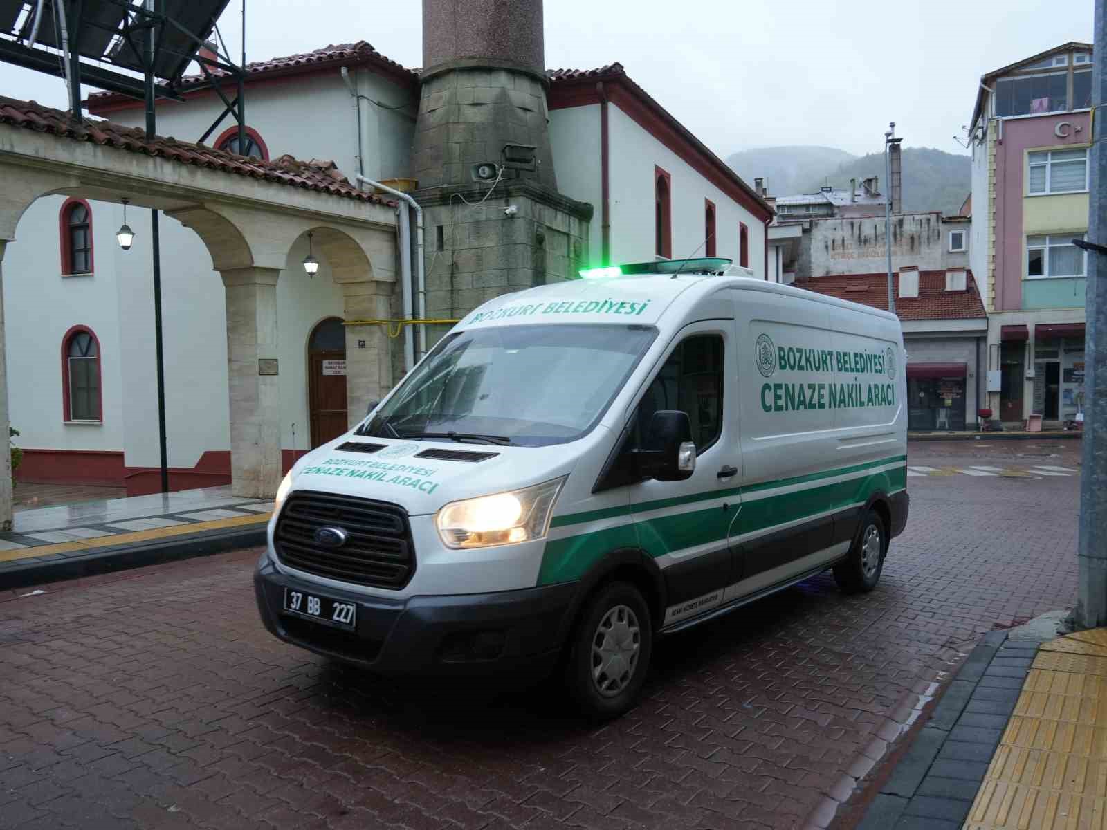 dere yataginda cenazelerine ulasilan anne ve oglunun cenazesi ilceye getirildi 5 q45X26AU