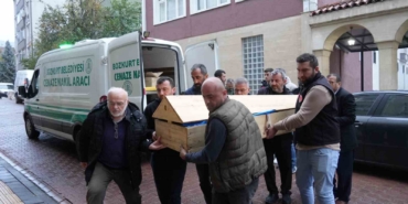 dere-yataginda-cenazelerine-ulasilan-anne-ve-oglunun-cenazesi-ilceye-getirildi-j8Pitz7W.jpg