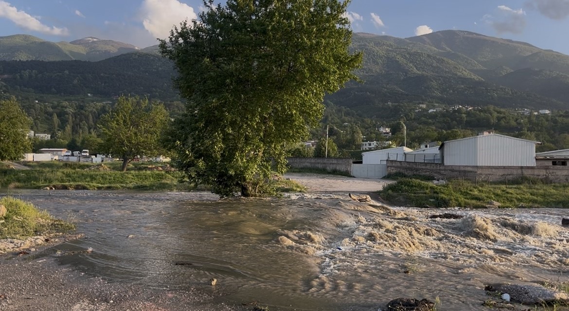 dere yataginda su yukseldi kopru coktu 0 CktRyuy4