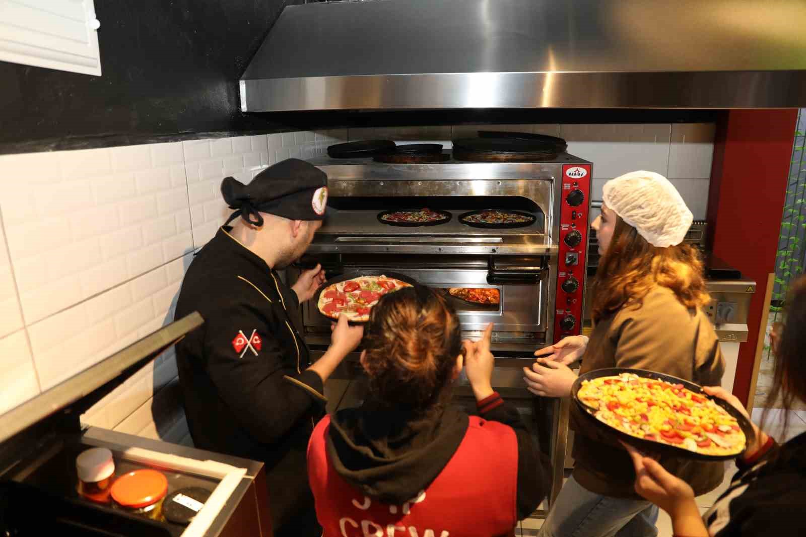 dereceye giren ogrenciler en lezzetli odulu kapti 3