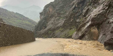 derecik-semdinli-kara-yolu-2-gundur-kapali-VZMn5bP6.jpg
