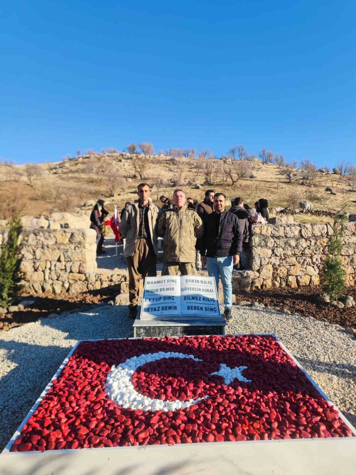 derecikte vefa ornegi sehit mezarliklari yeniden yapildi 1 i4kK66KB