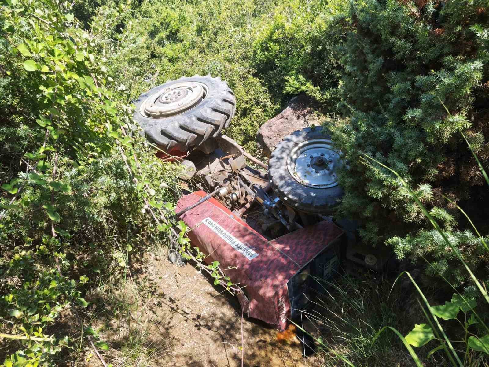 dereye devrilen traktorun surucusu hayatini kaybetti 0 QeDMlRI7