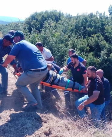 dereye-devrilen-traktorun-surucusu-hayatini-kaybetti-sd7OLyzD.jpg