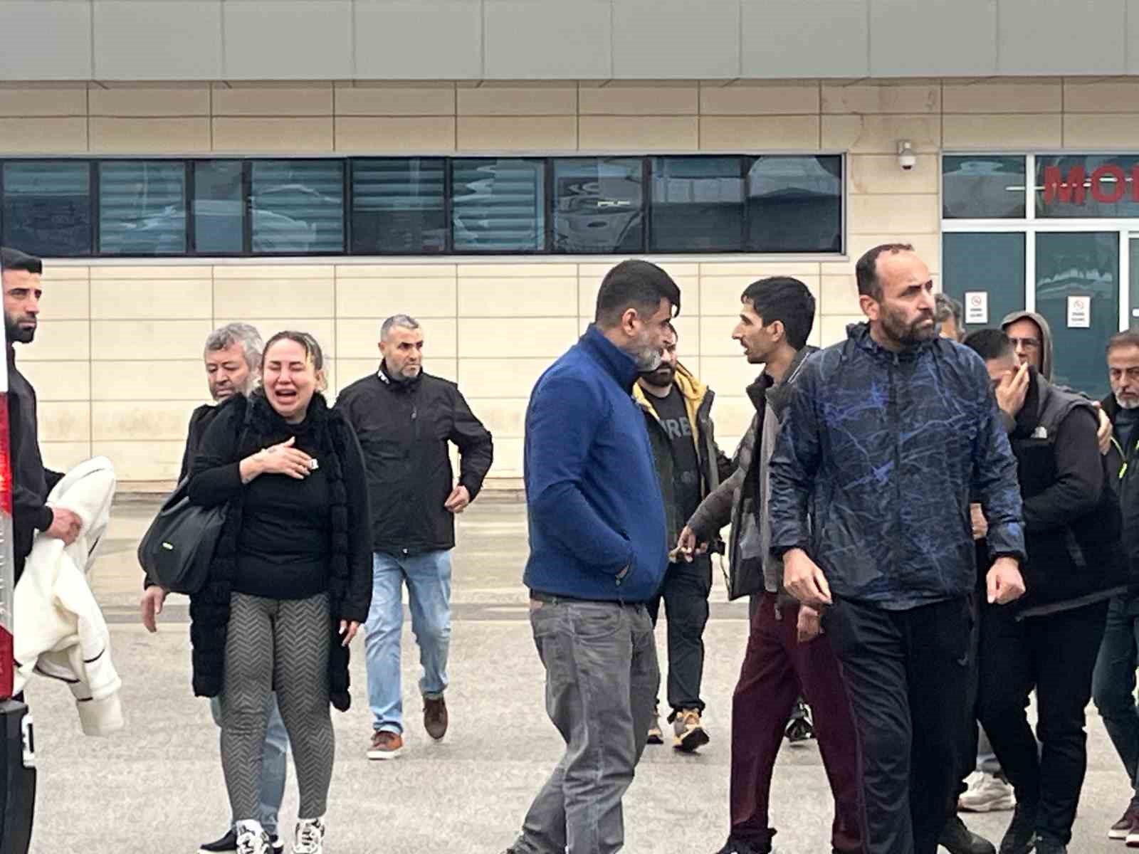 dereye dusen aractaki kadinin cenazesi teslim alinirken gitme feryadi yurekleri dagladi 5 UsisKNNU
