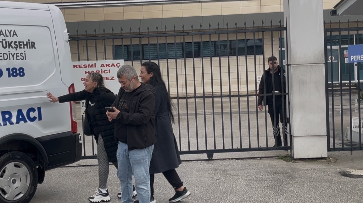 dereye dusen aractaki kadinin cenazesi teslim alinirken gitme feryadi yurekleri dagladi 8 Vjn7VSEn