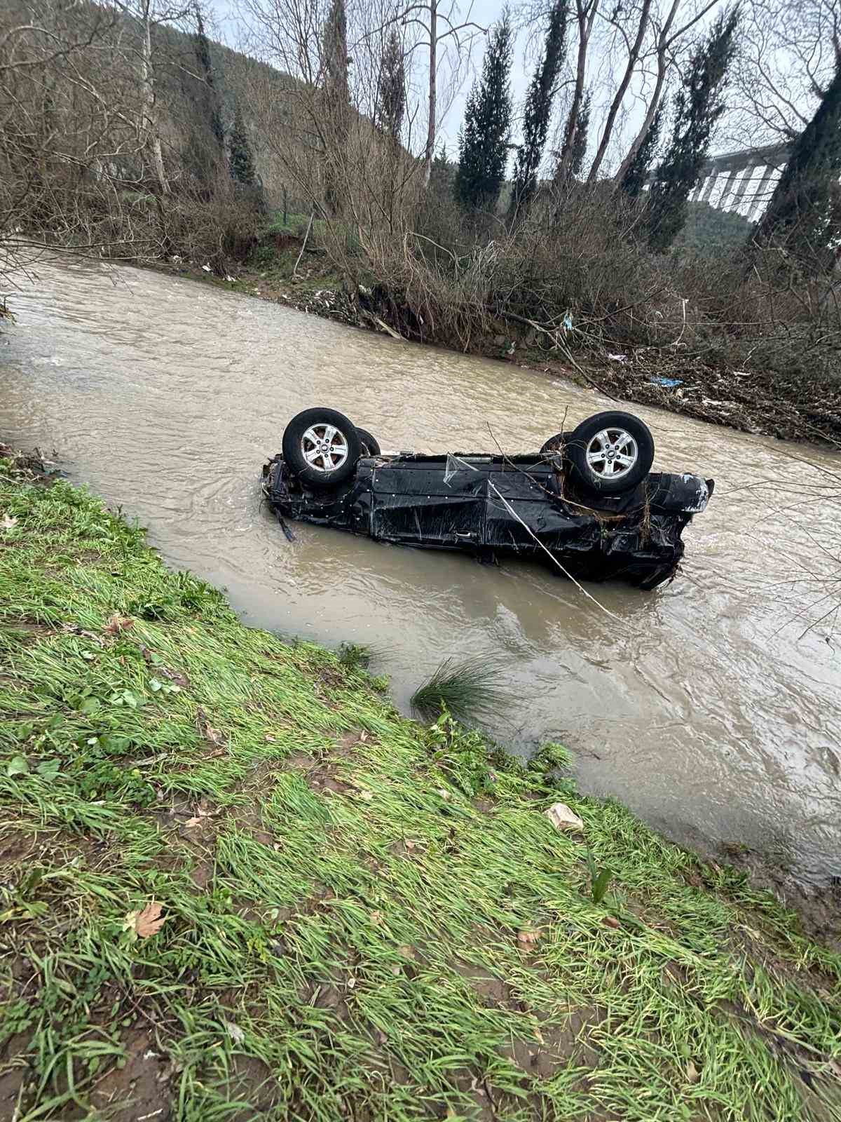 dereye suruklenen otomobilini bir gun sonra bulmustu yasananlari anlatti 6 km9iVbRm