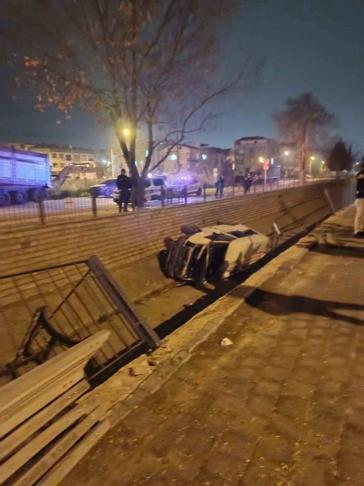 dereye ucan minibusun surucusu yaralandi 5 jwiCDzFw