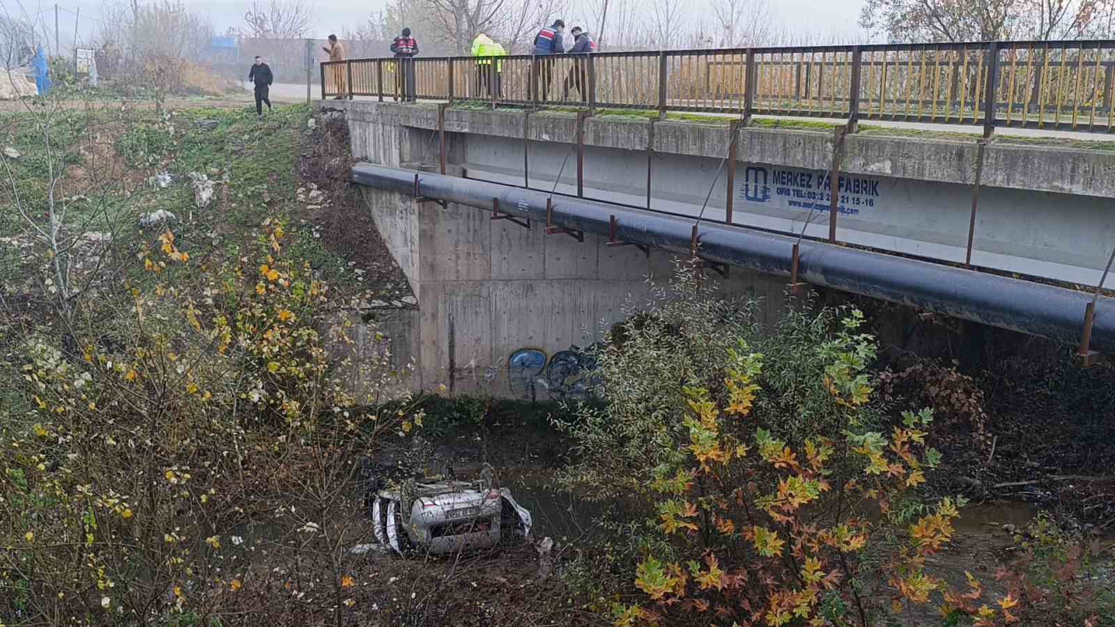 Dereye uçan otomobilin sürücüsü yaralandı 6 dereye ucan otomobilin surucusu yaralandi 2 cbR6VZlF
