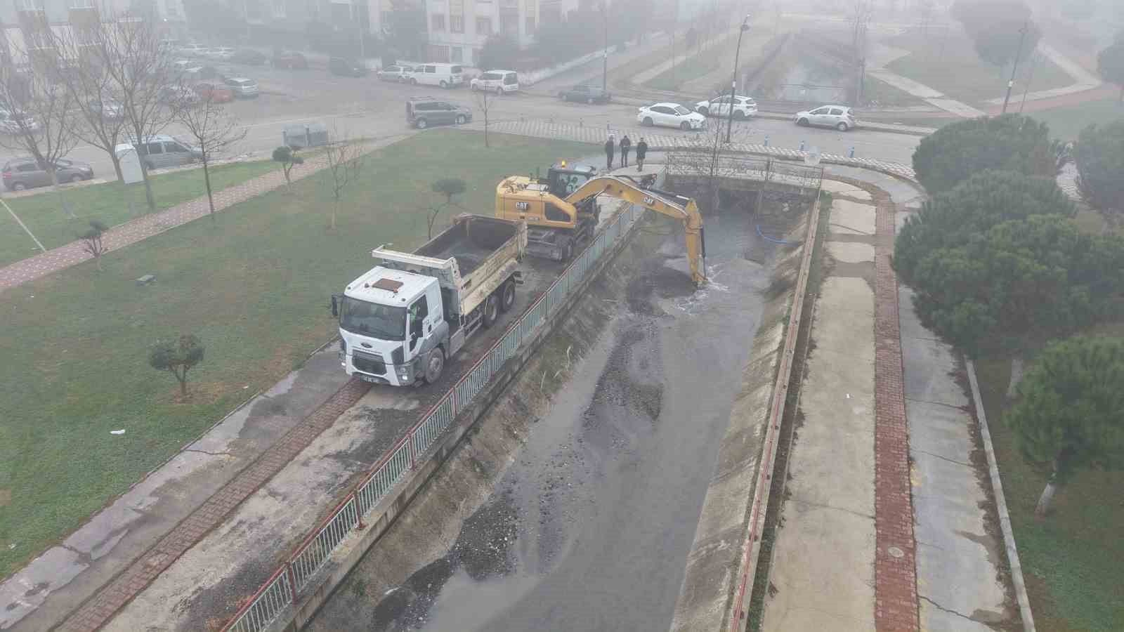 dereyi copluge cevirmisler 3 UU1pYWUR